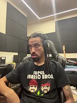 Snapshot of hotcamboy420 chatting on January 18, 2026, 5:22 am hotcamboy420 online show from January 18, 2026, 5:22 am