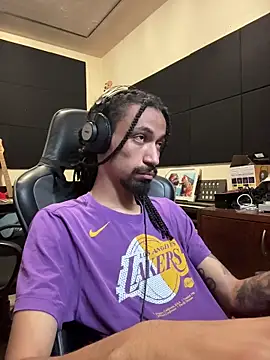 Snapshot of hotcamboy420 chatting on January 18, 2026, 8:12 pm hotcamboy420 online show from January 18, 2026, 8:12 pm