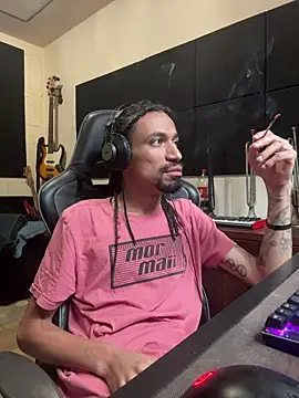 Snapshot of hotcamboy420 chatting on February 1, 2026, 6:28 pm hotcamboy420 online show from February 1, 2026, 6:28 pm