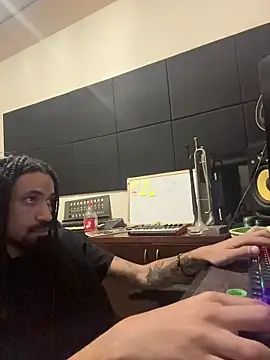 Snapshot of hotcamboy420 chatting on February 19, 2026, 4:52 am hotcamboy420 online show from February 19, 2026, 4:52 am