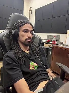 Snapshot of hotcamboy420 chatting on February 23, 2026, 3:15 am hotcamboy420 online show from February 23, 2026, 3:15 am