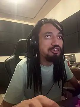 Snapshot of hotcamboy420 chatting on February 24, 2026, 4:21 am hotcamboy420 online show from February 24, 2026, 4:21 am