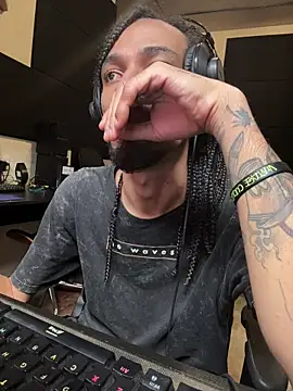 Snapshot of hotcamboy420 chatting on February 27, 2026, 6:19 pm hotcamboy420 online show from February 27, 2026, 6:19 pm