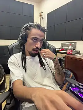 Snapshot of hotcamboy420 chatting on March 1, 2026, 4:14 am hotcamboy420 online show from March 1, 2026, 4:14 am