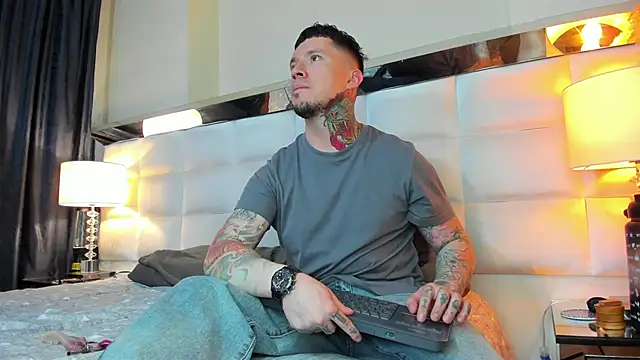 Adam tatto online show from October 5, 2025, 4:00 am