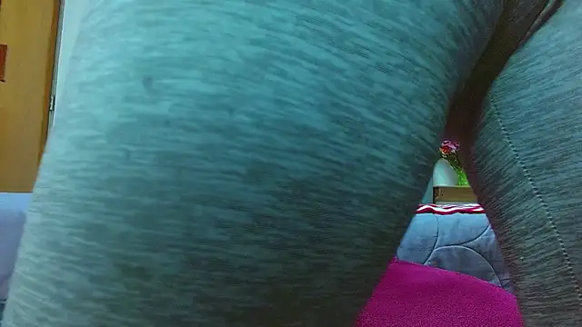 karlamorris  online show from January 5, 2026, 5:27 pm