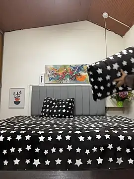 karlamorris  online show from February 17, 2026, 1:07 pm