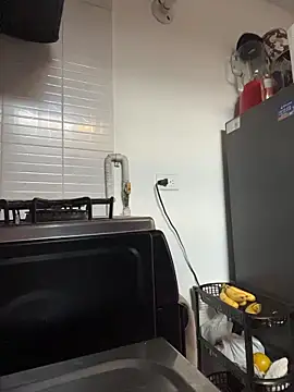 karlamorris  online show from March 21, 2026, 12:10 pm