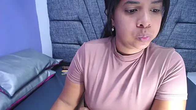 Briannacastello online show from December 4, 2024, 7:39 am