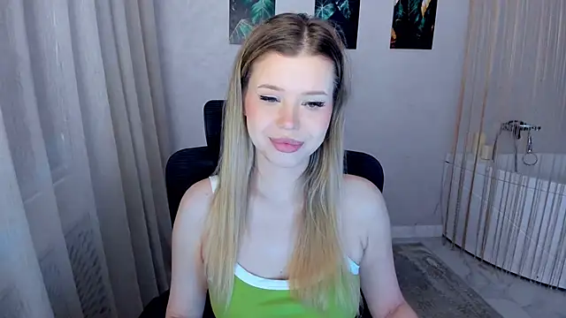 FollowLovee online show from March 26, 2026, 4:07 am