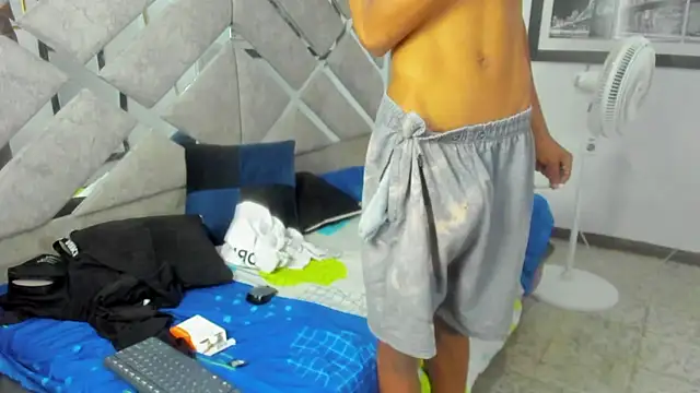 EvaxEmma online show from January 8, 2026, 12:29 pm