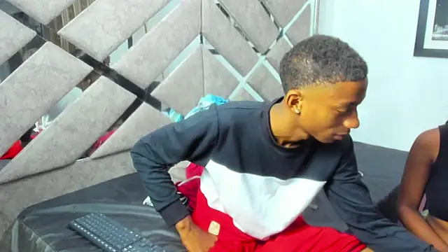 EvaxEmma online show from March 4, 2026, 1:17 pm