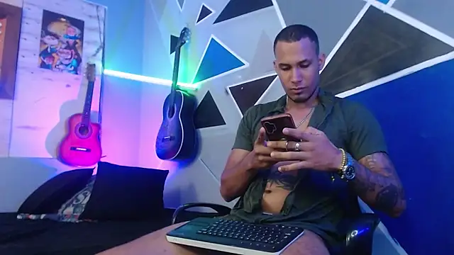 MagnusFrost online show from October 14, 2025, 6:25 am