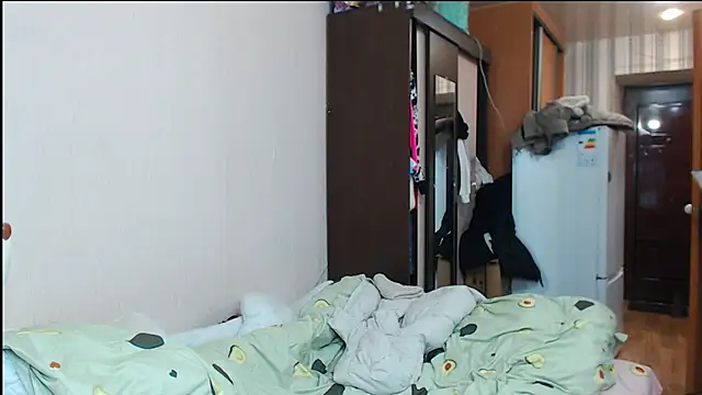 leila bambi  online show from December 31, 2024, 8:37 am