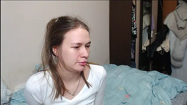 leila bambi  online show from February 4, 2025, 12:00 pm