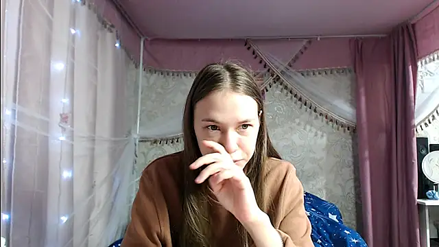 leila bambi  online show from November 11, 2025, 8:36 am