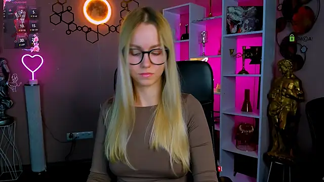 mary mooore online show from September 23, 2025, 7:28 pm