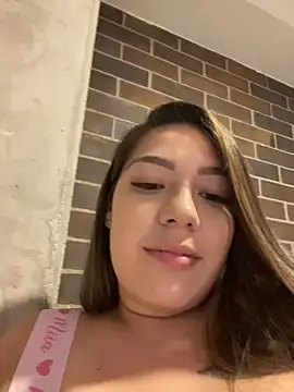 Latina vanessa online show from August 4, 2026, 3:21 am