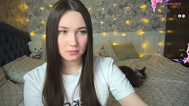 Snapshot of ChloeMillerMeow chatting on February 28, 2025, 5:26 pm ChloeMillerMeow online show from February 28, 2025, 5:26 pm