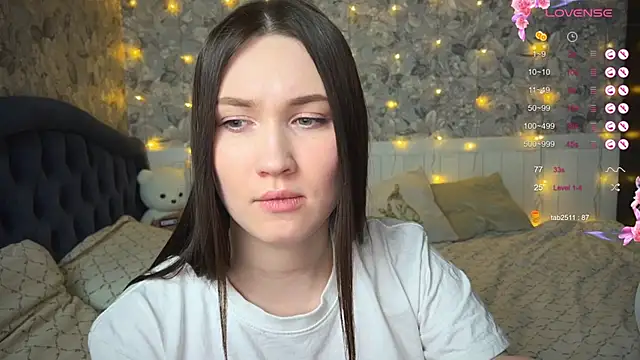 Snapshot of ChloeMillerMeow chatting on February 28, 2025, 8:28 pm ChloeMillerMeow online show from February 28, 2025, 8:28 pm