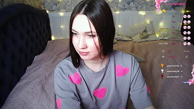 Snapshot of ChloeMillerMeow chatting on March 4, 2025, 11:22 pm ChloeMillerMeow online show from March 4, 2025, 11:22 pm