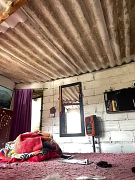 Larry-n-clouds online show from December 14, 2025, 4:56 pm