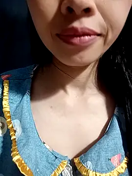 Snapshot of Hana_love20 chatting on October 5, 2025, 6:12 am Hana love20 online show from October 5, 2025, 6:12 am