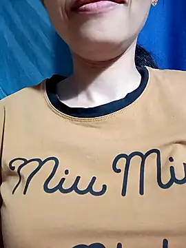 Snapshot of Hana_love20 chatting on October 12, 2025, 2:05 pm Hana love20 online show from October 12, 2025, 2:05 pm