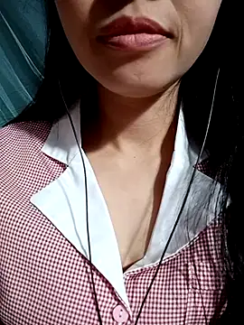 Snapshot of Hana_love20 chatting on October 25, 2025, 6:10 am Hana love20 online show from October 25, 2025, 6:10 am