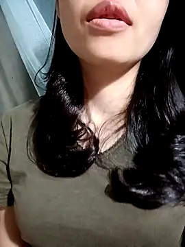 Snapshot of Hana_love20 chatting on October 26, 2025, 12:44 pm Hana love20 online show from October 26, 2025, 12:44 pm