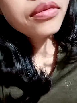 Snapshot of Hana_love20 chatting on October 27, 2025, 5:00 am Hana love20 online show from October 27, 2025, 5:00 am