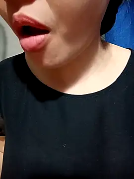 Snapshot of Hana_love20 chatting on October 28, 2025, 5:11 am Hana love20 online show from October 28, 2025, 5:11 am