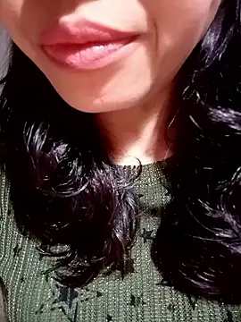 Snapshot of Hana_love20 chatting on November 5, 2025, 5:40 am Hana love20 online show from November 5, 2025, 5:40 am