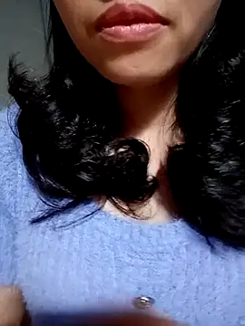 Snapshot of Hana_love20 chatting on November 10, 2025, 5:39 am Hana love20 online show from November 10, 2025, 5:39 am