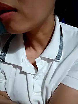 Snapshot of Hana_love20 chatting on November 11, 2025, 5:29 am Hana love20 online show from November 11, 2025, 5:29 am