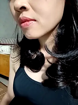 Snapshot of Hana_love20 chatting on November 16, 2025, 8:31 am Hana love20 online show from November 16, 2025, 8:31 am