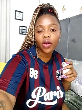 IceBellaCane313 online show from May 16, 2026, 7:56 pm
