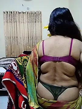 Snapshot of Ameera19 chatting on June 18, 2026, 8:35 pm Ameera19 online show from June 18, 2026, 8:35 pm