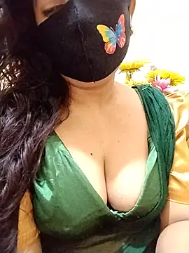 Snapshot of Ameera19 chatting on July 18, 2026, 7:28 pm Ameera19 online show from July 18, 2026, 7:28 pm