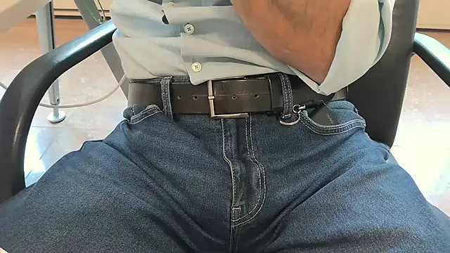 alessandroman2114 online show from October 13, 2025, 10:26 am