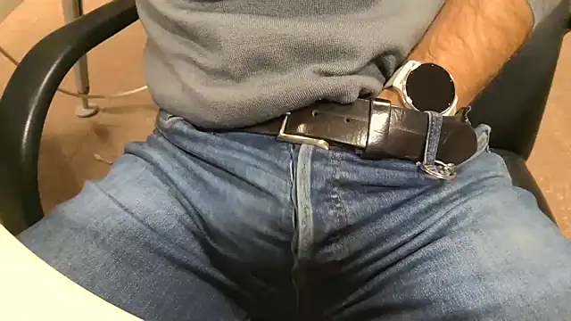 alessandroman2114 online show from November 11, 2025, 5:13 pm