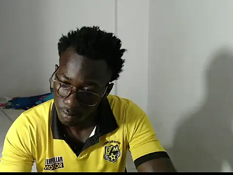  Lowmaypalacios online show from April 13, 2026, 6:13 pm