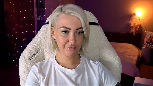 tykioty Miley online show from February 6, 2025, 3:41 pm