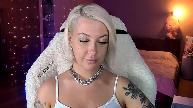 tykioty Miley online show from February 11, 2025, 4:02 pm