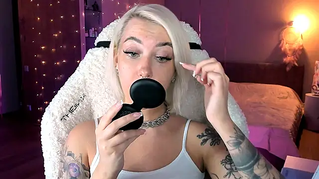 tykioty Miley online show from February 26, 2025, 5:39 pm