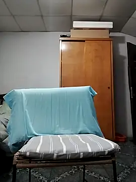 Snapshot of nicedick_bro chatting on October 9, 2025, 4:10 am nicedick bro online show from October 9, 2025, 4:10 am