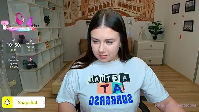 AnettaMilder online show from June 4, 2026, 5:35 am