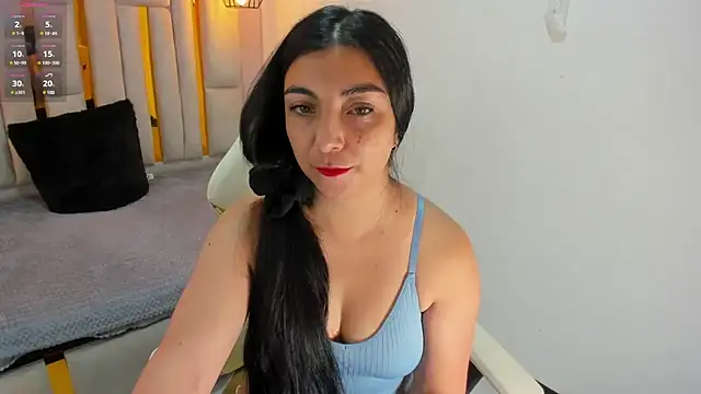Karla hernandez  online show from January 6, 2025, 10:57 am