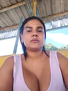 AntonellaShot online show from December 15, 2025, 6:12 pm