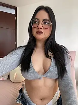 Snapshot of montmariana chatting on May 24, 2026, 4:23 pm montmariana online show from May 24, 2026, 4:23 pm
